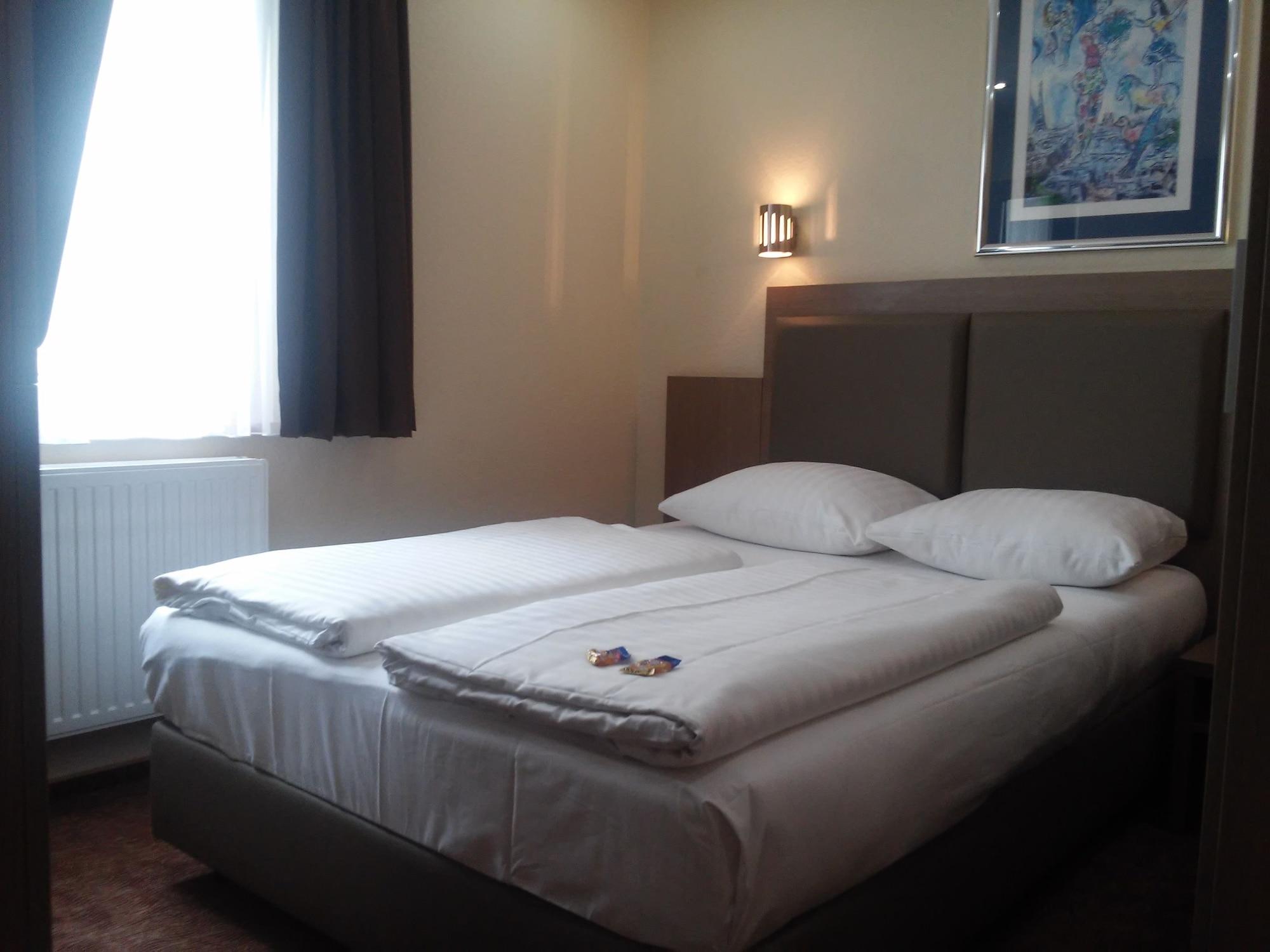 Novum Hotel Boulevard Stuttgart City Exteriör bild