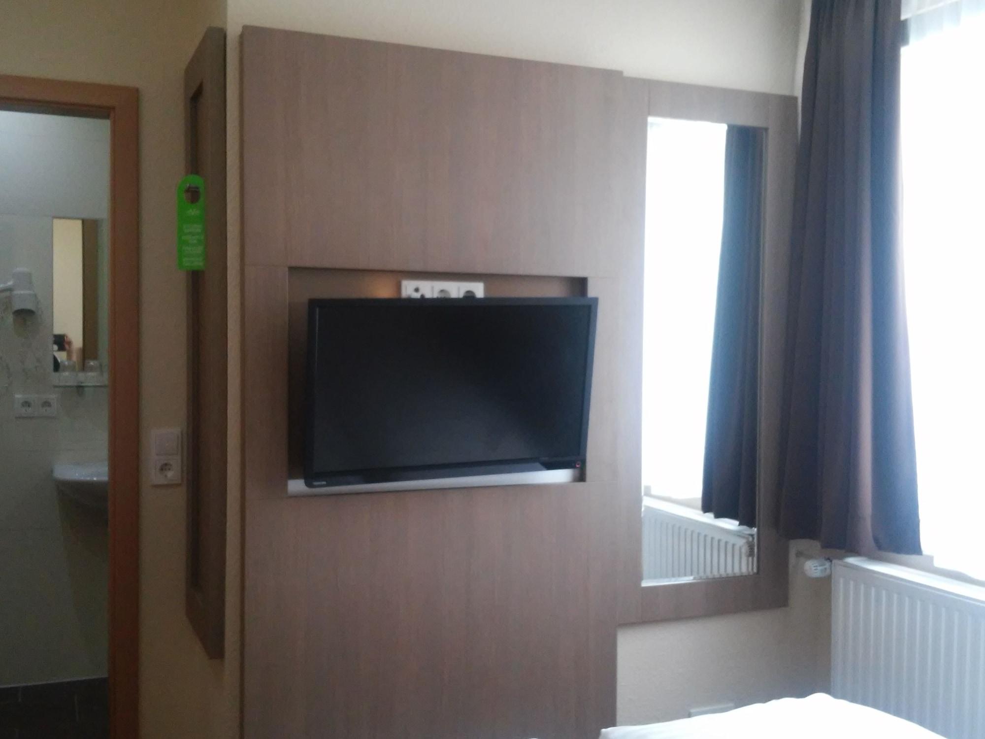 Novum Hotel Boulevard Stuttgart City Exteriör bild