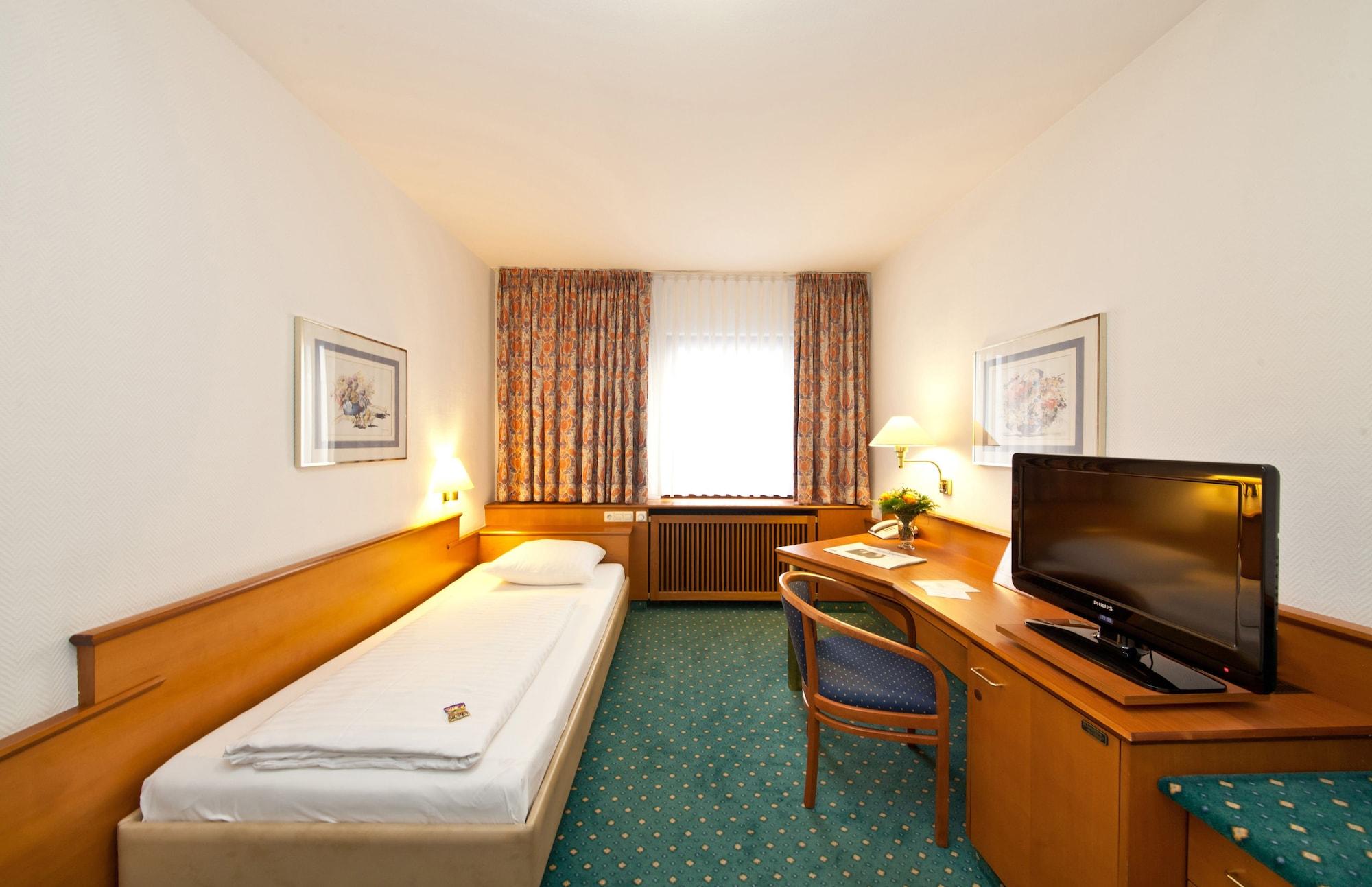 Novum Hotel Boulevard Stuttgart City Exteriör bild