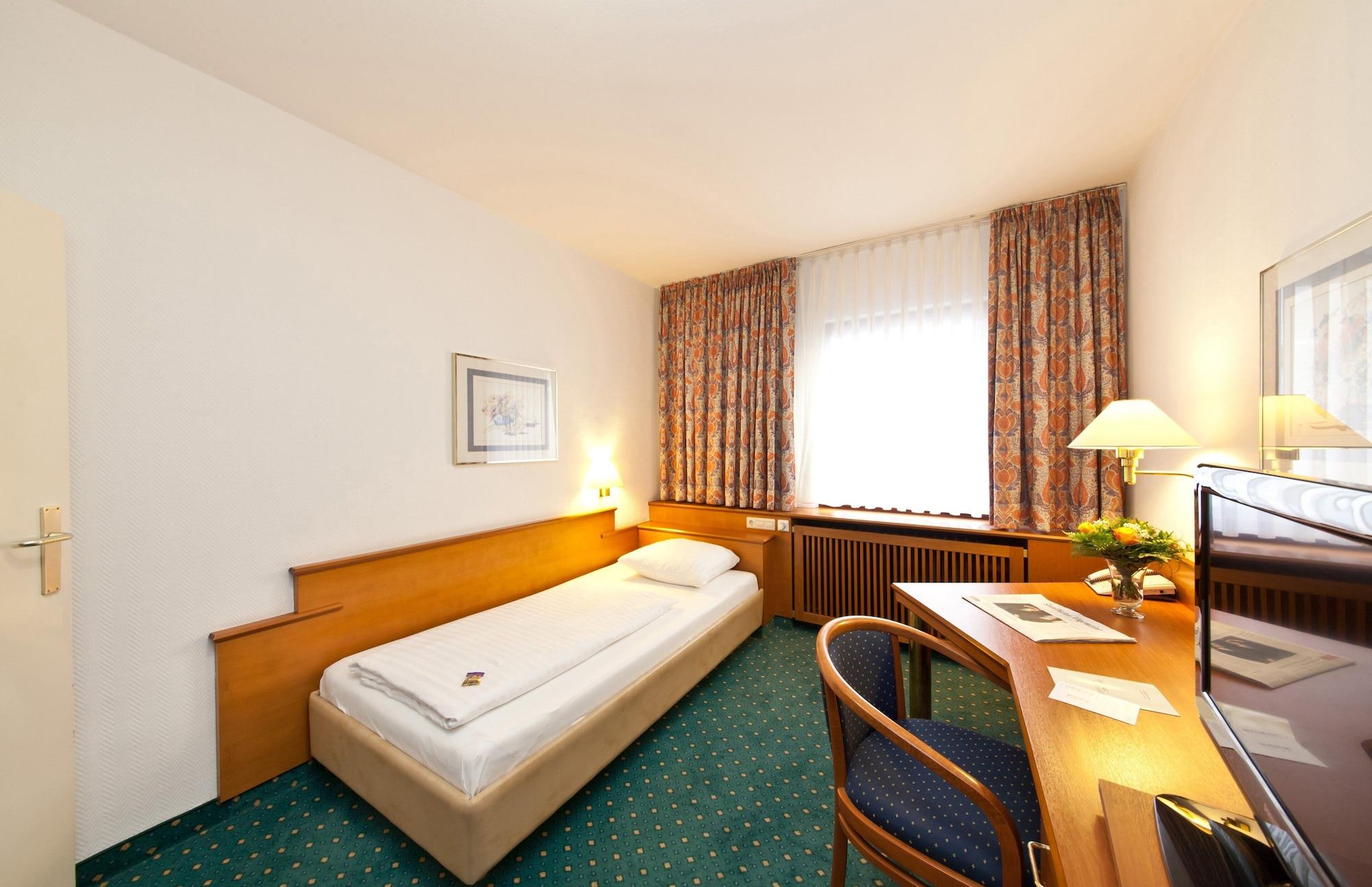 Novum Hotel Boulevard Stuttgart City Exteriör bild