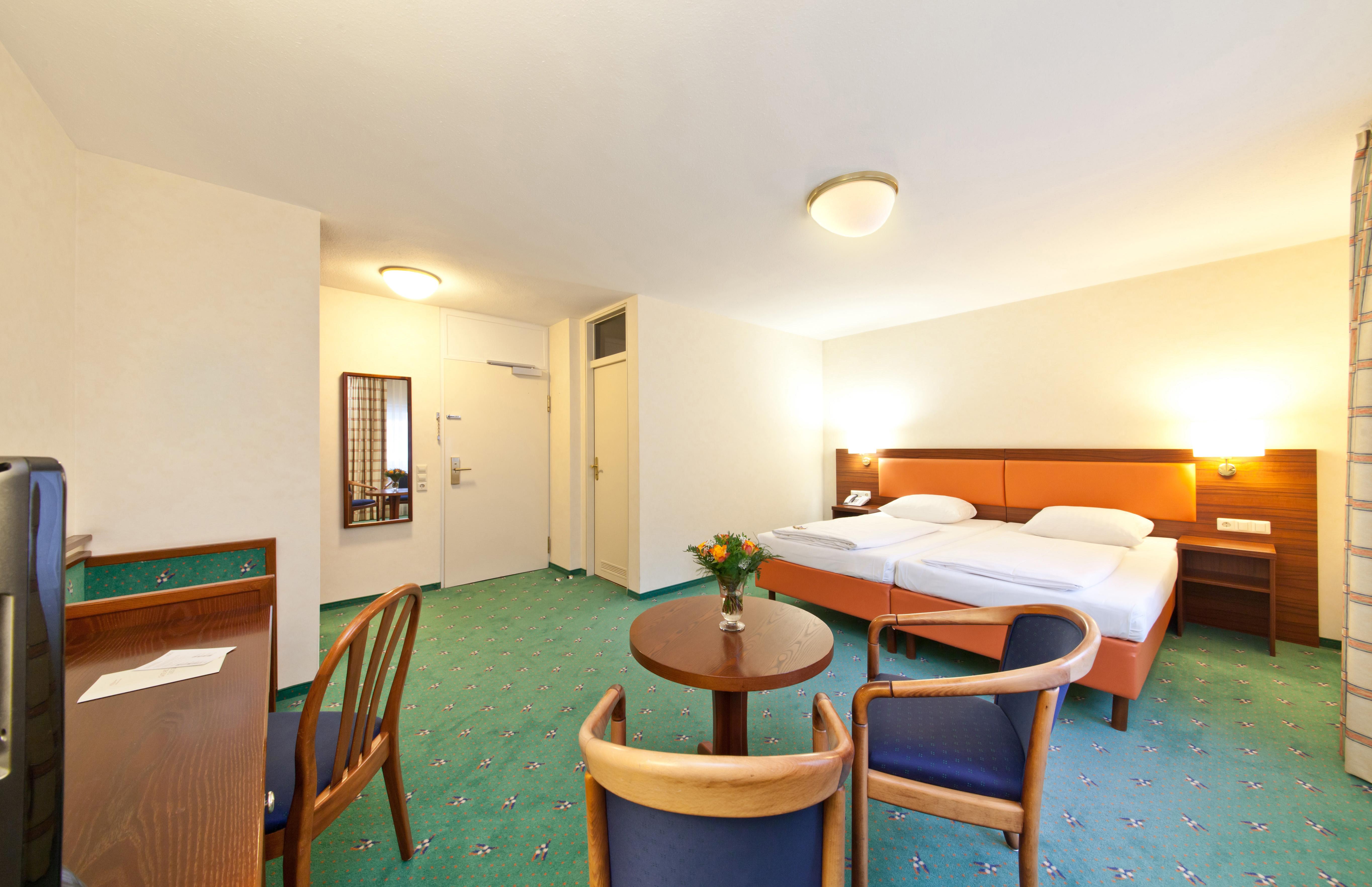 Novum Hotel Boulevard Stuttgart City Exteriör bild