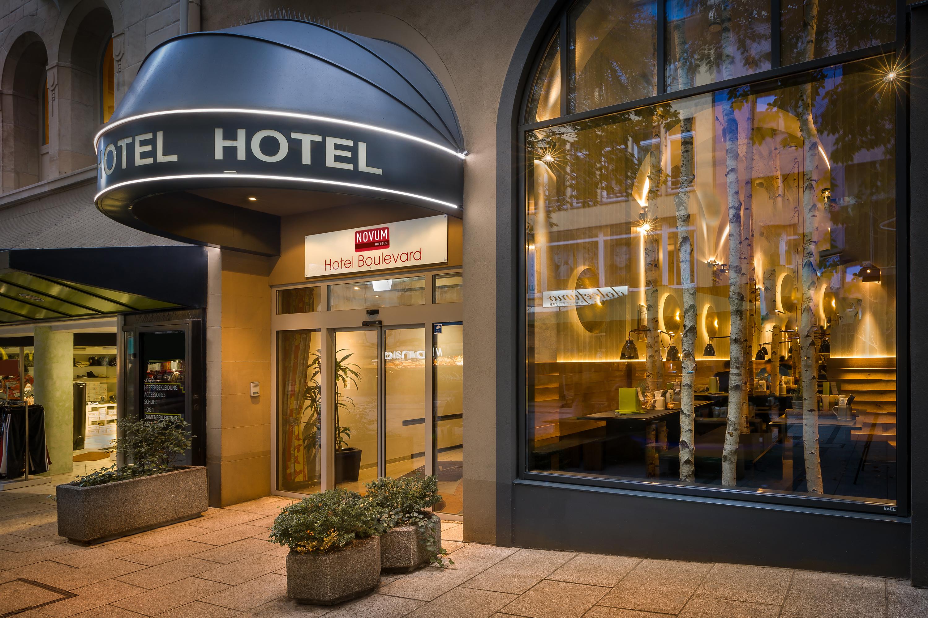 Novum Hotel Boulevard Stuttgart City Exteriör bild