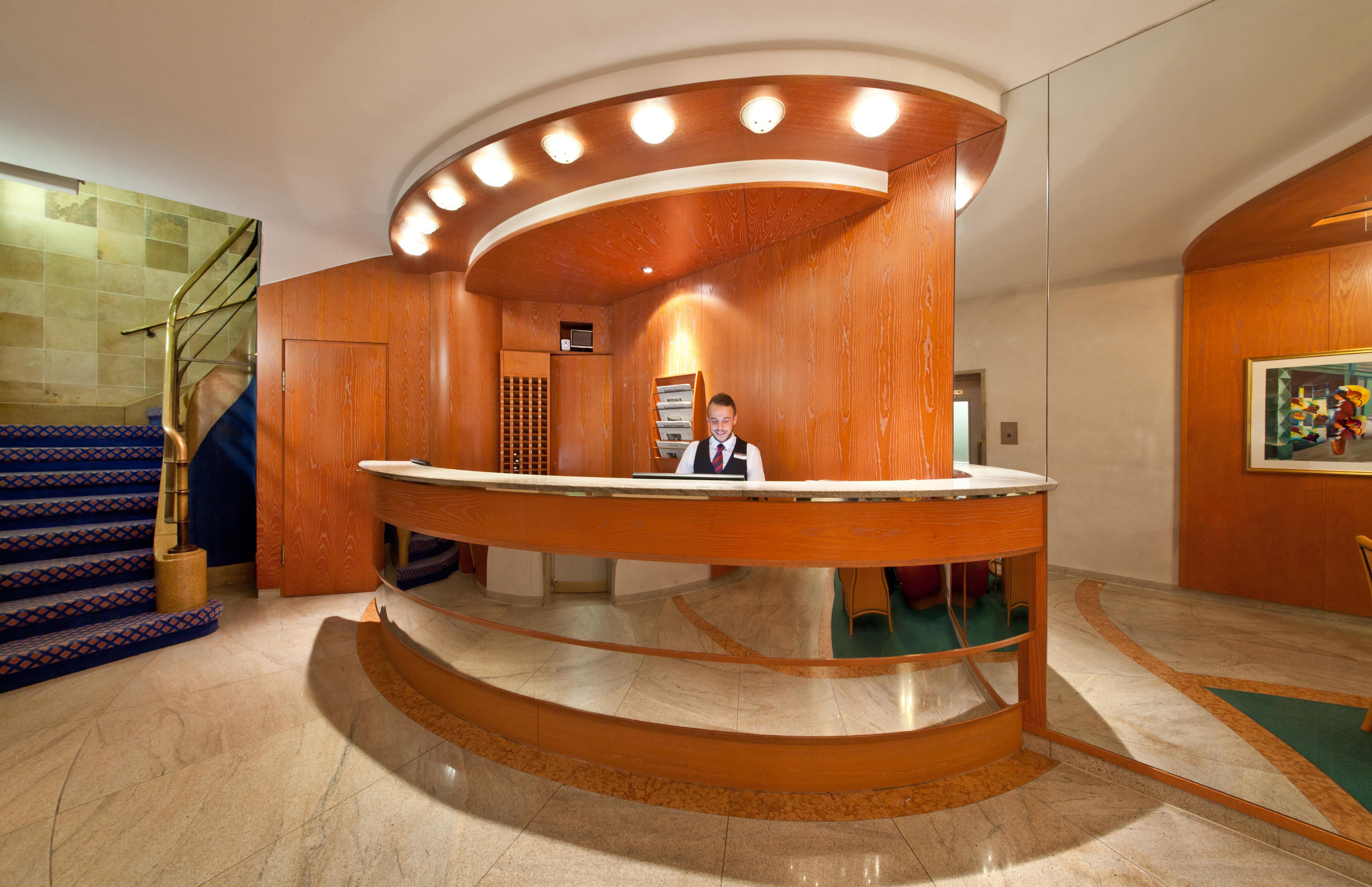 Novum Hotel Boulevard Stuttgart City Exteriör bild