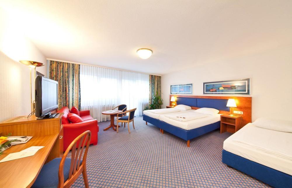 Novum Hotel Boulevard Stuttgart City Exteriör bild
