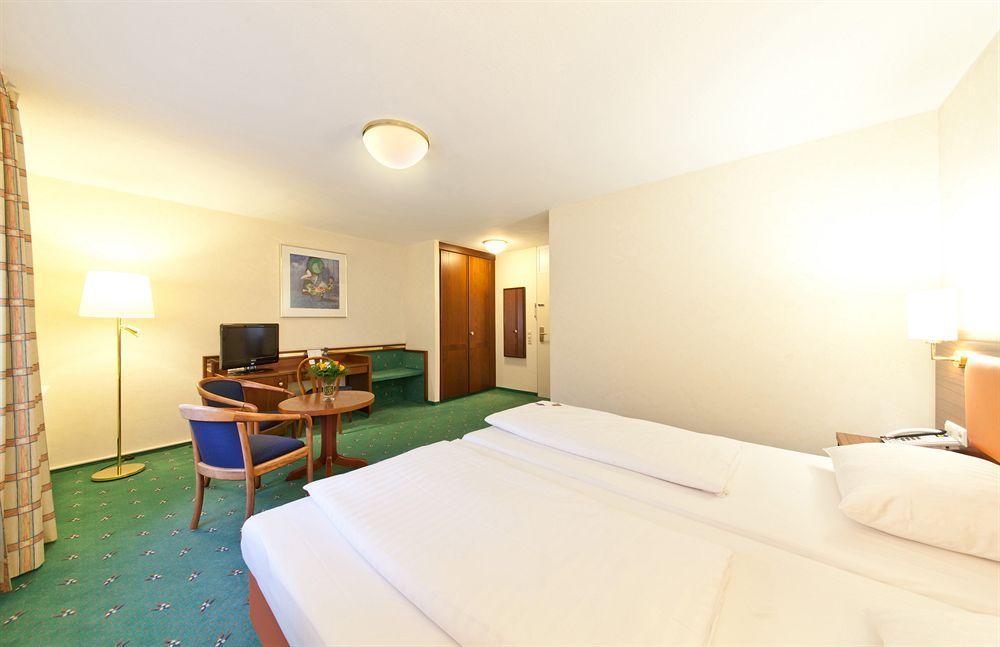 Novum Hotel Boulevard Stuttgart City Exteriör bild