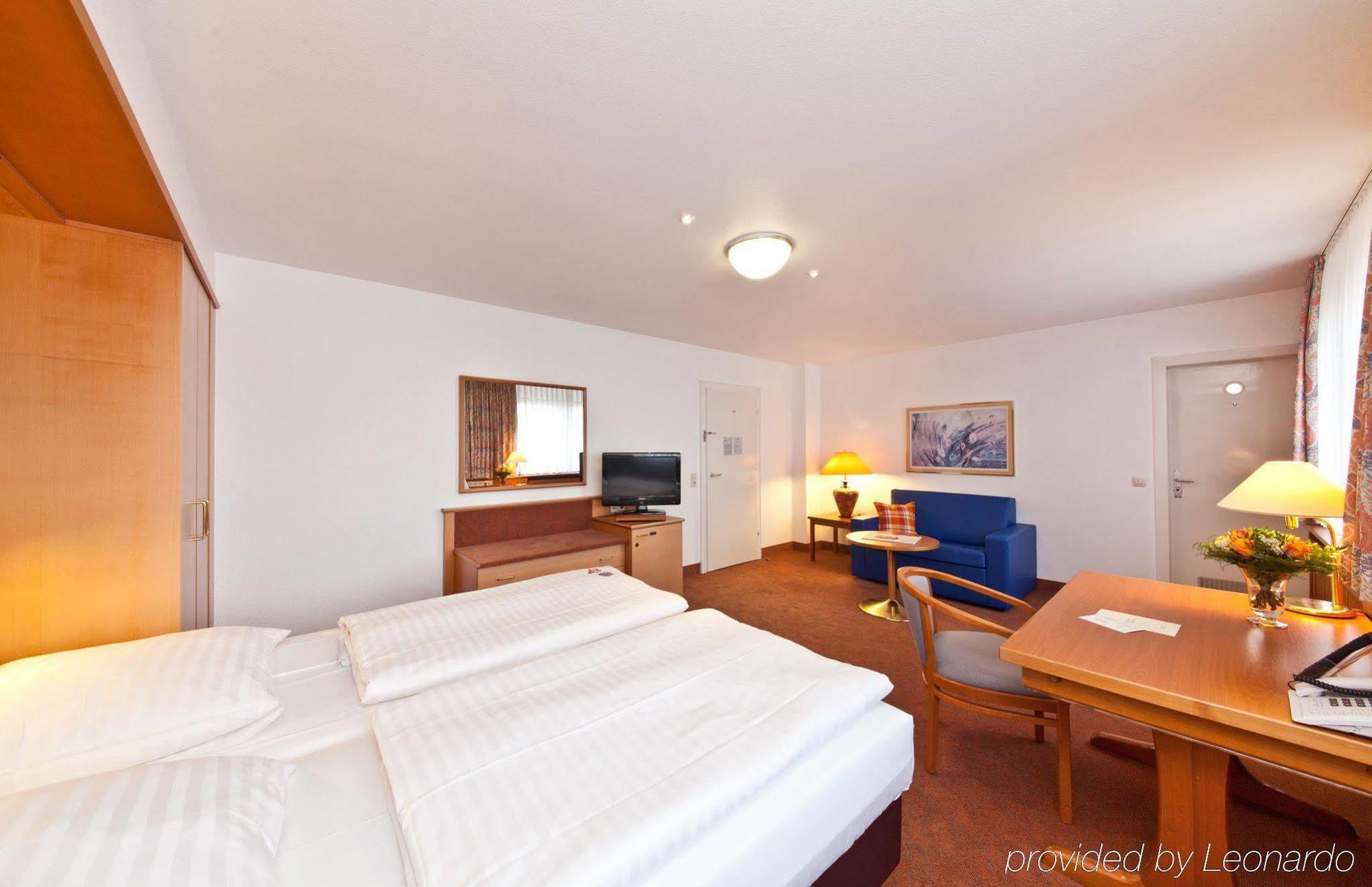 Novum Hotel Boulevard Stuttgart City Exteriör bild
