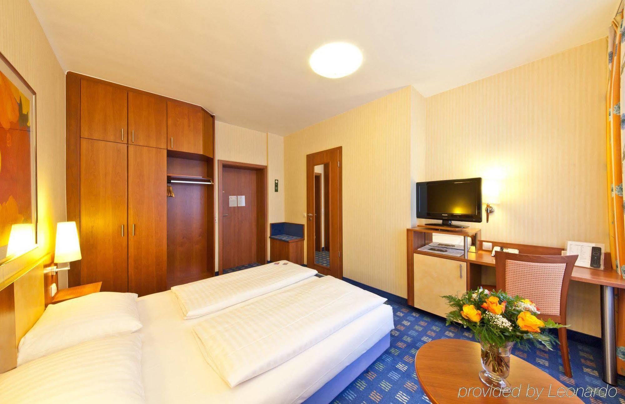 Novum Hotel Boulevard Stuttgart City Exteriör bild