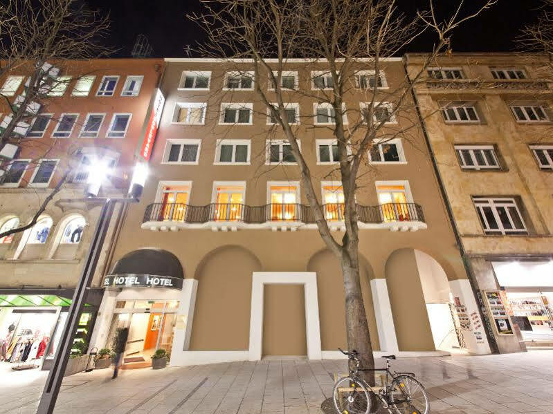 Novum Hotel Boulevard Stuttgart City Exteriör bild